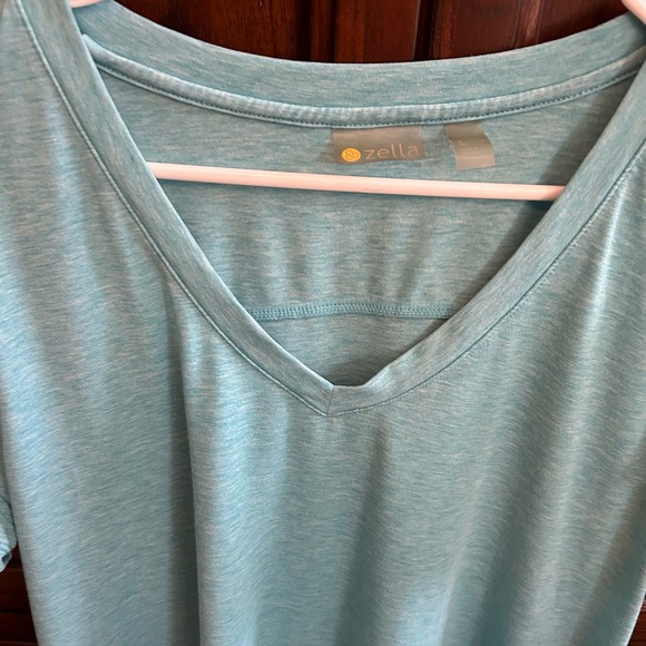 EUC Zella Light Blue Breathe Active V-Neck Women's T- shirt,Size Large - Picture 4 of 13